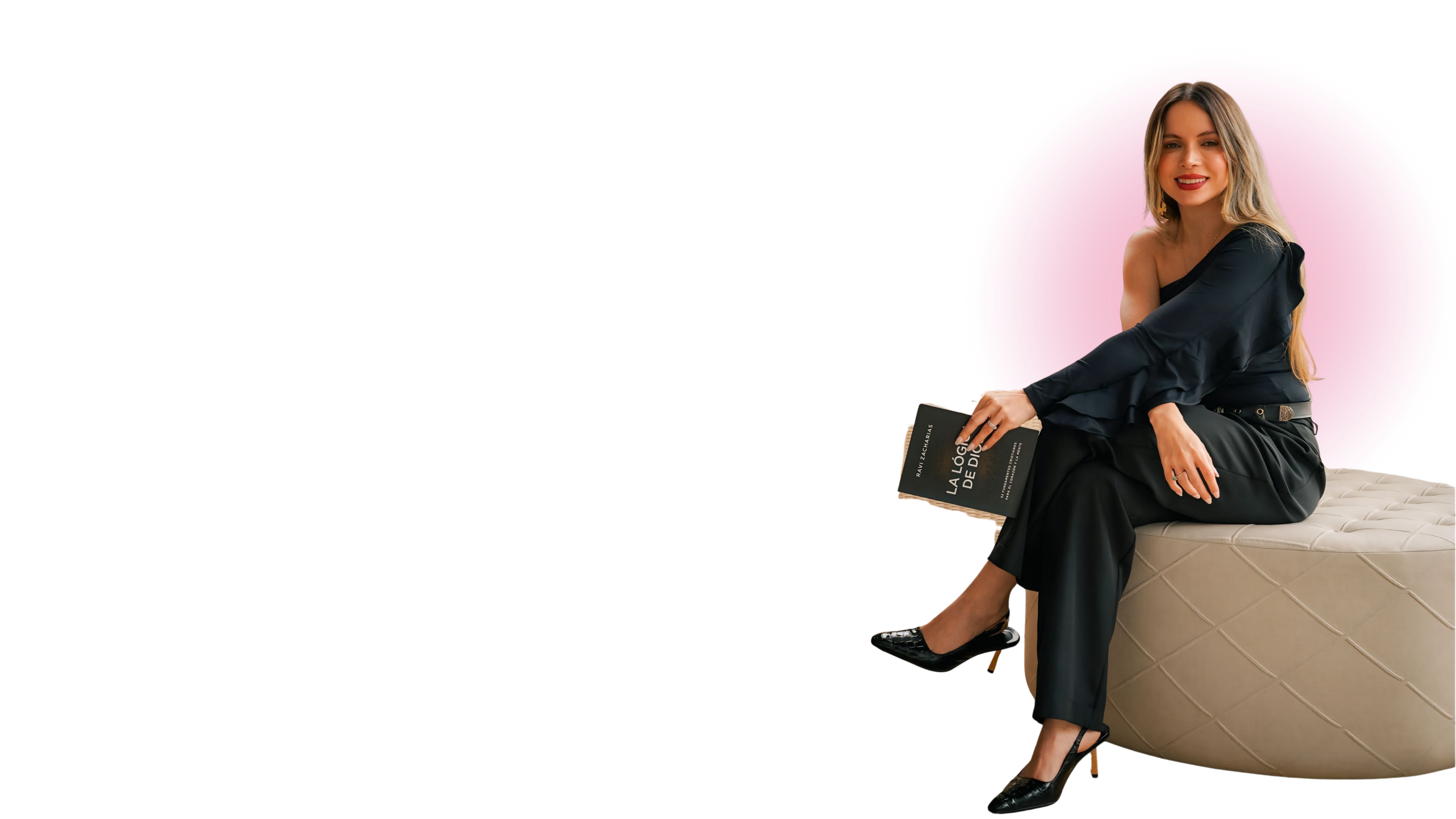 Maria Alejandra sentada